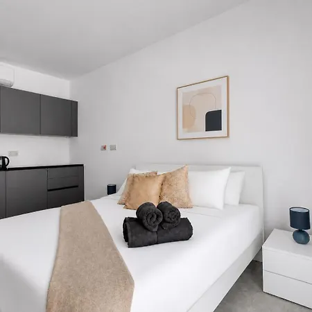 Lejlighed Paceville St Julians King Bed Wifi By Beyond Air Saint Julian's
