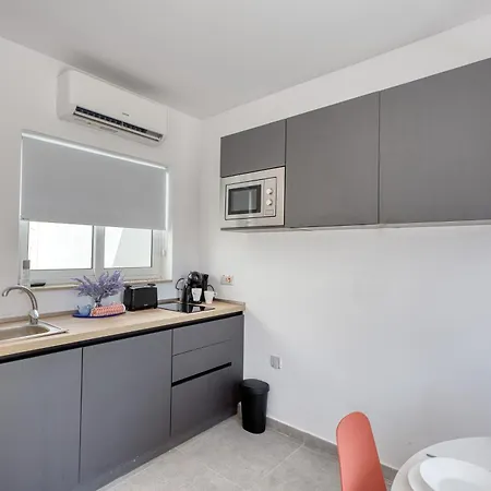 Paceville St Julians King Bed Wifi By Beyond Air *