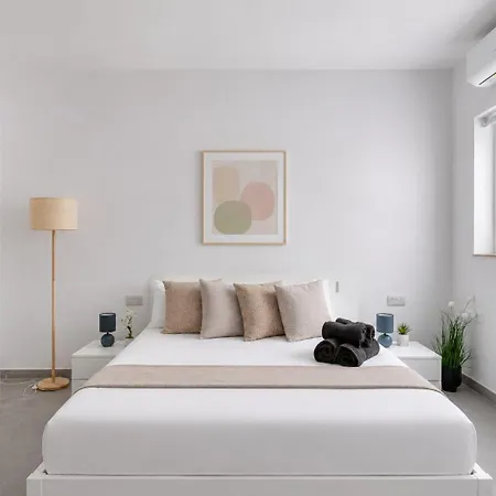 Paceville St Julians King Bed Wifi By Beyond Air Saint Julian's