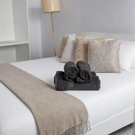 Paceville St Julians King Bed Wifi By Beyond Air *