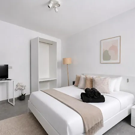 Paceville St Julians King Bed Wifi By Beyond Air Saint Julian's