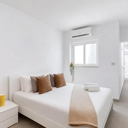 Paceville St Julians King Bed Wifi By Beyond Air Lejlighed Saint Julian's